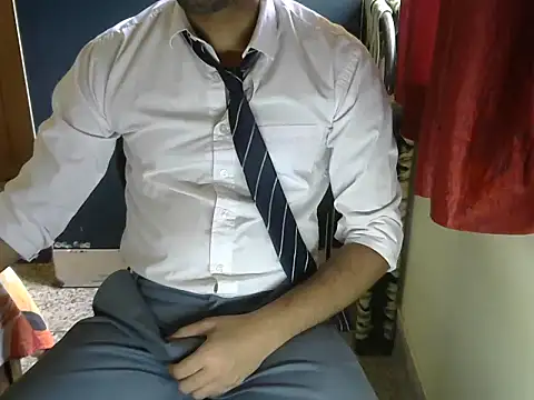aloneboy1996 online show from October 11, 7:42 am