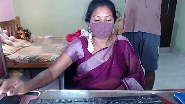 Snapshot of Novapol chatting on April 21, 5:52 pm Novapol online show from April 21, 5:52 pm