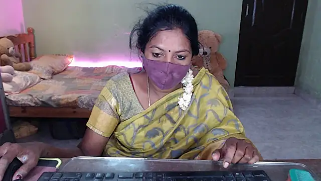 Snapshot of Novapol chatting on April 22, 1:29 pm Novapol online show from April 22, 1:29 pm