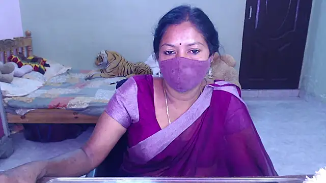 Snapshot of Novapol chatting on July 5, 6:09 am Novapol online show from July 5, 6:09 am