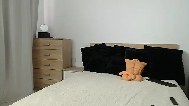 Snapshot of Layla23a chatting on February 8, 1:01 pm Layla23a online show from February 8, 1:01 pm