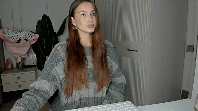 Snapshot of xx_leila chatting on November 12, 10:52 am xx leila online show from November 12, 10:52 am