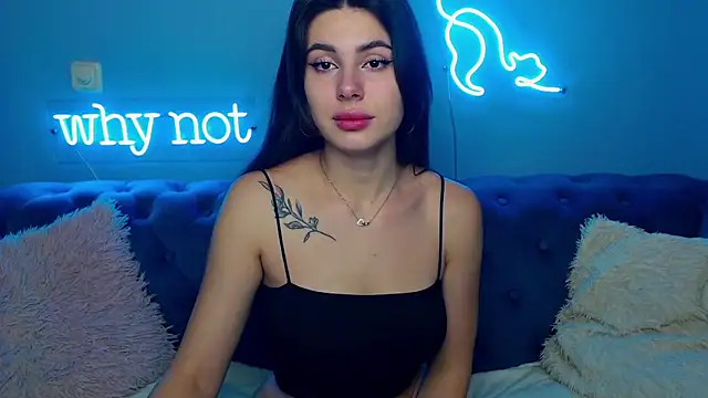 Snapshot of ViollinaLove chatting on November 11, 5:35 am ViollinaLove online show from November 11, 5:35 am