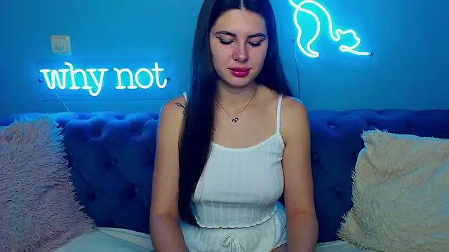 Snapshot of ViollinaLove chatting on November 17, 5:55 am ViollinaLove online show from November 17, 5:55 am