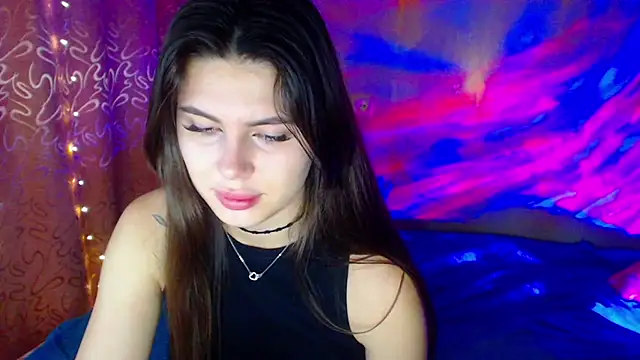 Snapshot of ViollinaLove chatting on November 4, 8:45 pm ViollinaLove online show from November 4, 8:45 pm