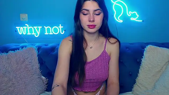 Snapshot of ViollinaLove chatting on December 1, 5:41 am ViollinaLove online show from December 1, 5:41 am