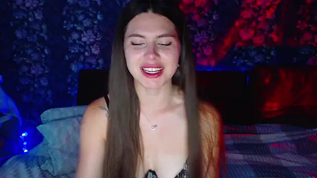 Snapshot of ViollinaLove chatting on June 25, 4:54 am ViollinaLove online show from June 25, 4:54 am