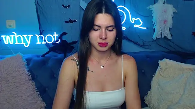 Snapshot of ViollinaLove chatting on November 1, 5:51 pm ViollinaLove online show from November 1, 5:51 pm