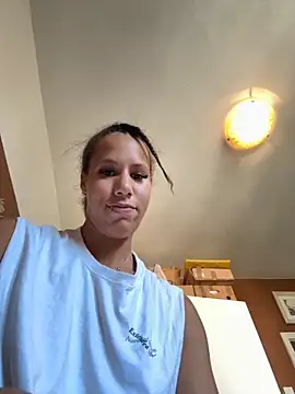 Snapshot of AaliyahHarris chatting on October 5, 1:13 pm AaliyahHarris online show from October 5, 1:13 pm