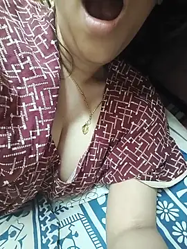 Snapshot of Lavanya_Shah chatting on July 13, 3:33 pm Lavanya Shah online show from July 13, 3:33 pm