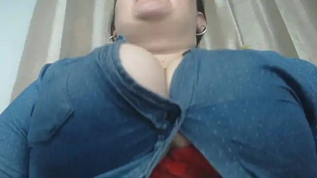 Snapshot of valeyperver chatting on March 16, 3:25 am valeyperver online show from March 16, 3:25 am