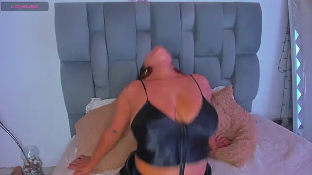 Nathalia Rodriguez online show from June 7, 8:25 pm