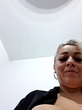 Snapshot of Ruxy42ETT chatting on January 30, 8:11 am Ruxy42ETT online show from January 30, 8:11 am