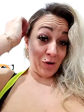 Snapshot of Ruxy42ETT chatting on March 16, 8:10 am Ruxy42ETT online show from March 16, 8:10 am