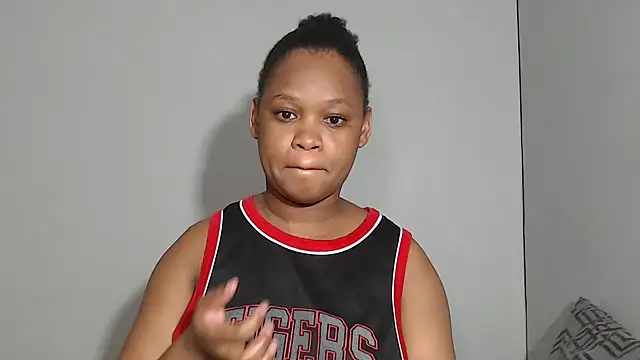 Snapshot of ANGELINE600 chatting on October 25, 10:10 pm ANGELINE600 online show from October 25, 10:10 pm