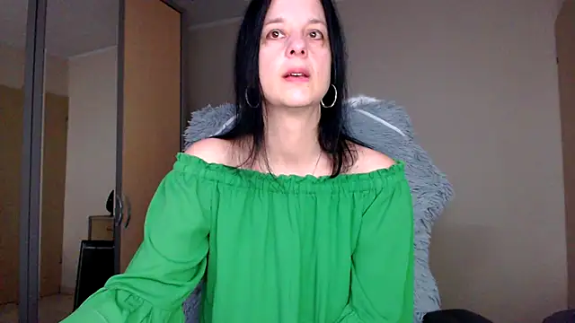 Snapshot of _Sweetlonglips_ chatting on January 8, 9:32 am Sweetlonglips online show from January 8, 9:32 am