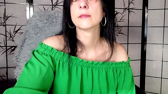  Sweetlonglips  online show from February 19, 8:00 am