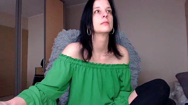 Snapshot of _Sweetlonglips_ chatting on February 14, 1:18 pm Sweetlonglips online show from February 14, 1:18 pm