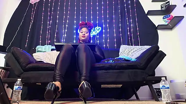 Snapshot of MeleiMarvelous chatting on December 3, 7:16 am MeleiMarvelous online show from December 3, 7:16 am