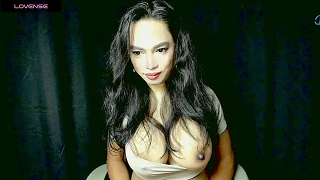Snapshot of XXsexylongcockXX chatting on June 9, 11:28 pm XXsexylongcockXX online show from June 9, 11:28 pm