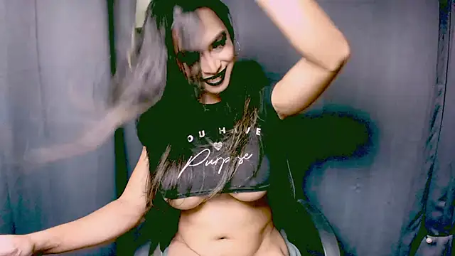 Snapshot of XXsexylongcockXX chatting on January 4, 1:52 am XXsexylongcockXX online show from January 4, 1:52 am