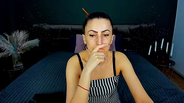 Rebecca Diamond online show from February 18, 6:11 am