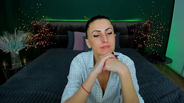 Snapshot of Rebecca_Diamond chatting on March 10, 3:52 pm Rebecca Diamond online show from March 10, 3:52 pm