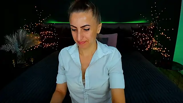 Snapshot of Rebecca_Diamond chatting on September 24, 5:47 am Rebecca Diamond online show from September 24, 5:47 am