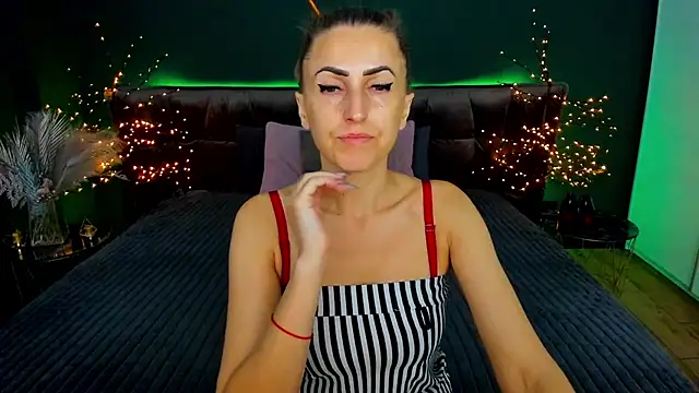 Snapshot of Rebecca_Diamond chatting on September 25, 5:46 am Rebecca Diamond online show from September 25, 5:46 am