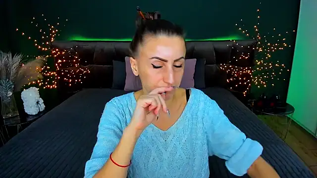 Snapshot of Rebecca_Diamond chatting on November 17, 6:39 am Rebecca Diamond online show from November 17, 6:39 am