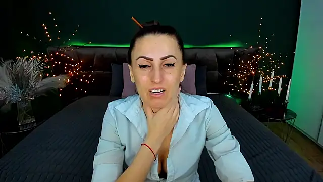 Rebecca Diamond online show from February 26, 6:46 am