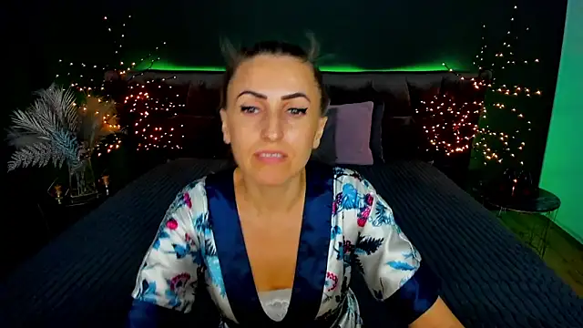 Snapshot of Rebecca_Diamond chatting on September 17, 5:42 am Rebecca Diamond online show from September 17, 5:42 am