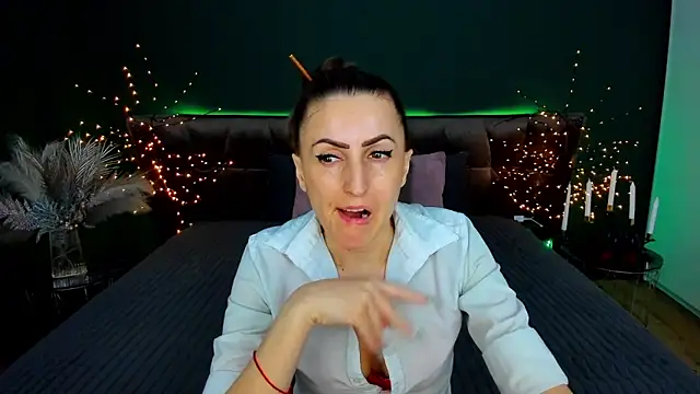 Rebecca Diamond online show from March 9, 6:39 am