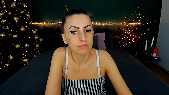 Rebecca Diamond online show from December 19, 6:38 am