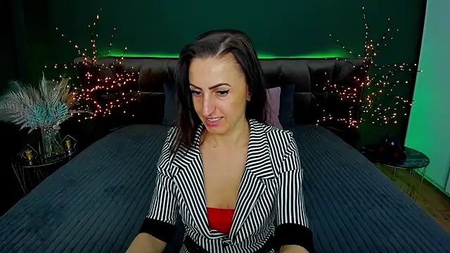 Snapshot of Rebecca_Diamond chatting on March 16, 12:22 pm Rebecca Diamond online show from March 16, 12:22 pm