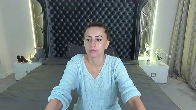 Snapshot of Rebecca_Diamond chatting on October 28, 6:01 am Rebecca Diamond online show from October 28, 6:01 am