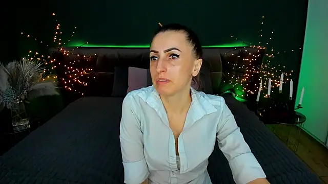 Rebecca Diamond online show from March 19, 6:46 am