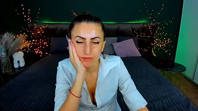 Snapshot of Rebecca_Diamond chatting on November 10, 6:40 am Rebecca Diamond online show from November 10, 6:40 am