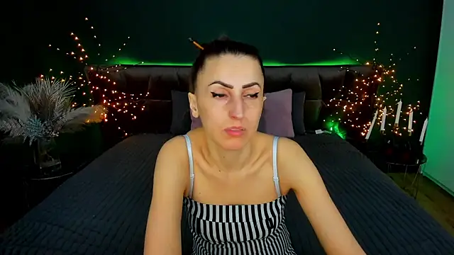 Rebecca Diamond online show from March 3, 6:20 am