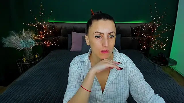 Snapshot of Rebecca_Diamond chatting on March 12, 5:57 am Rebecca Diamond online show from March 12, 5:57 am