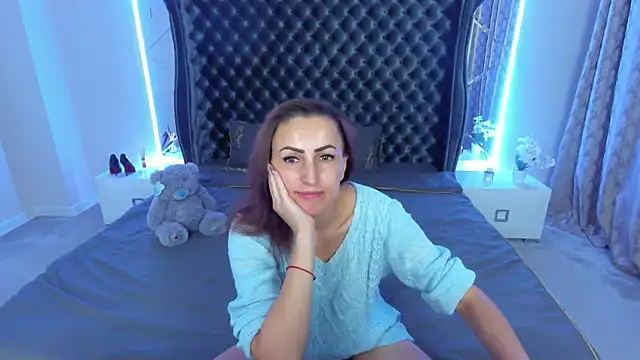 Snapshot of Rebecca_Diamond chatting on November 2, 6:18 am Rebecca Diamond online show from November 2, 6:18 am