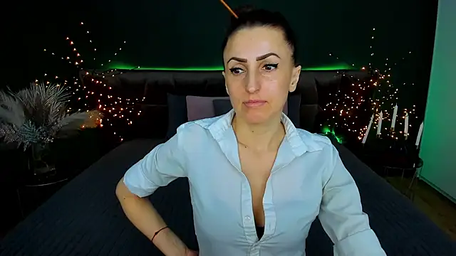 Rebecca Diamond online show from March 2, 7:26 am