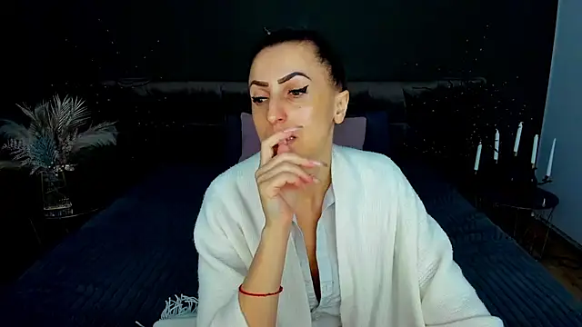 Rebecca Diamond online show from February 9, 6:44 am