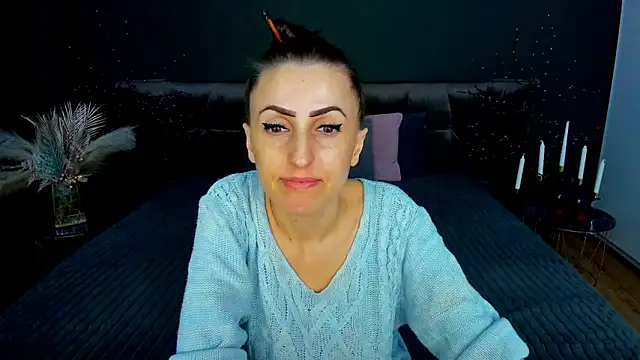 Rebecca Diamond online show from February 5, 6:42 am