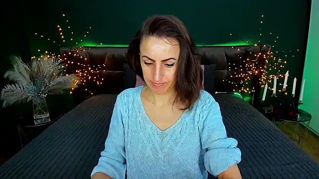 Rebecca Diamond online show from February 24, 6:47 am