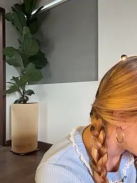 curchez  online show from April 13, 8:46 pm