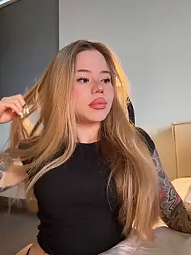 curchez  online show from March 26, 9:13 pm