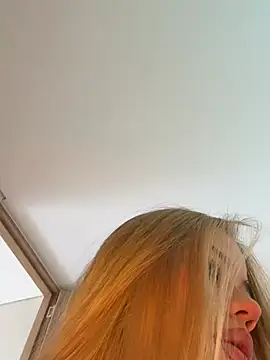 curchez  online show from June 24, 4:27 pm