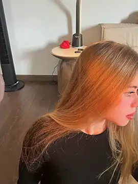 curchez  online show from February 10, 6:40 pm