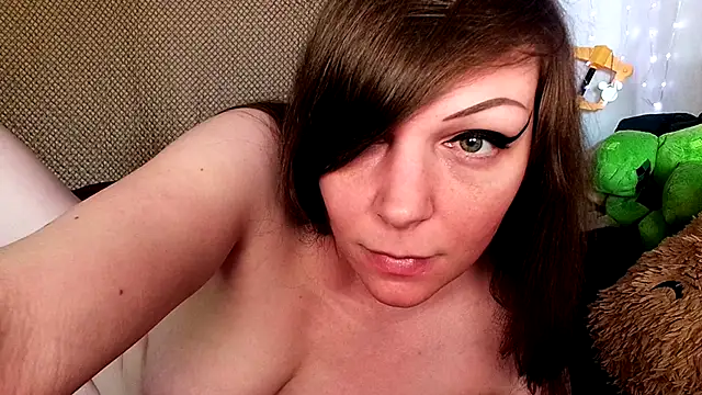 Snapshot of GamerGirlRoxyAndLee chatting on February 1, 10:12 pm GamerGirlRoxyAndLee online show from February 1, 10:12 pm
